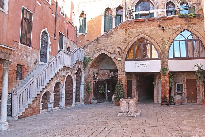 Tour of The Real Hidden Venice - The Camel Palace and its old legend