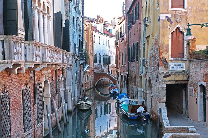 Tour of The Real Hidden Venice - A glimpse of gondola-making