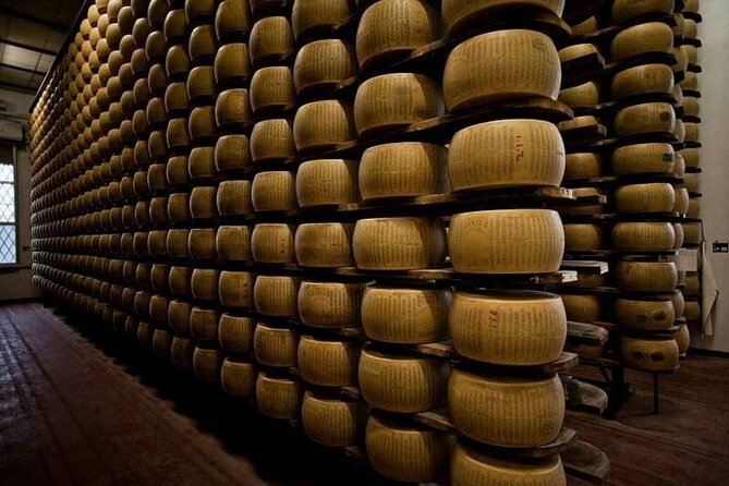 Tour Parmigiano Reggiano dairy and Parma ham - What the guides add to the experience
