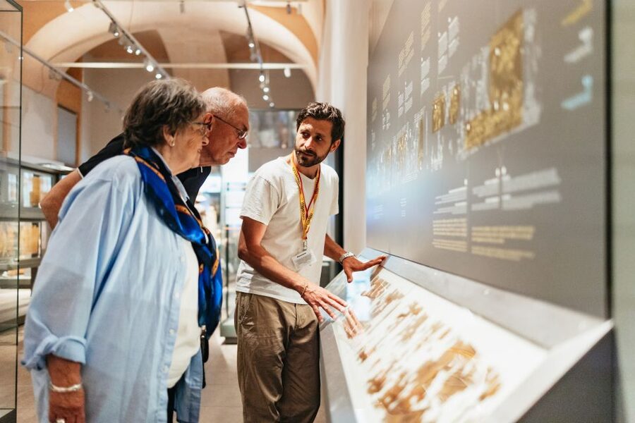 Turin: Egyptian Museum Priority Access Guided Tour - Meeting your guide outside the museum