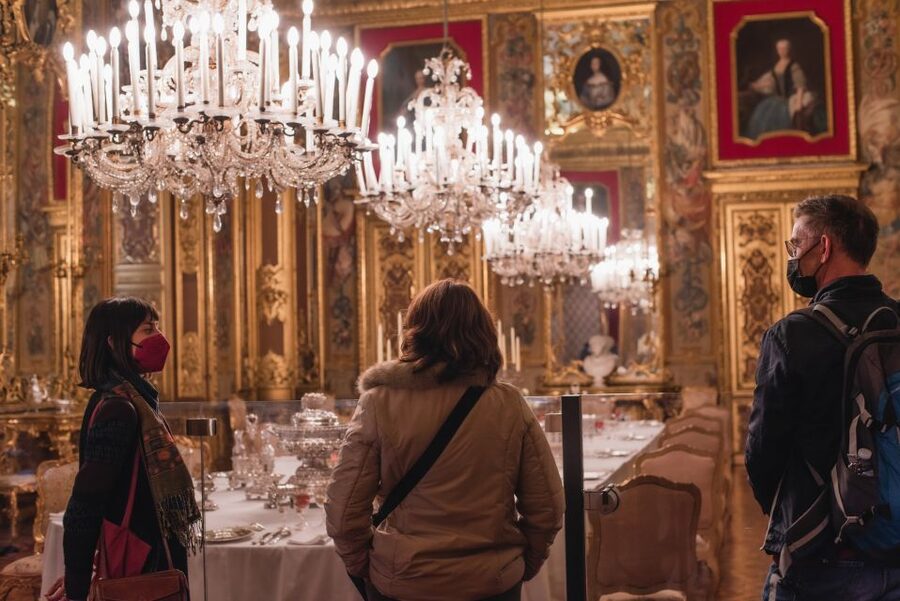 Turin: Savoy Royal Palace Small Group Guided Tour - Architecture and decoration without getting lost in the details