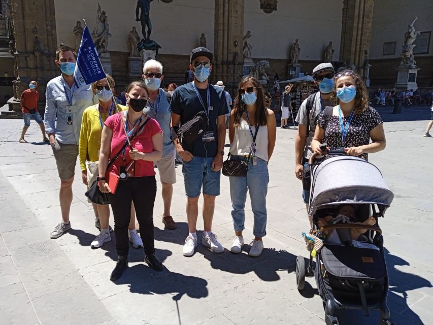 Uffizi Gallery: Small Group Tour - Meeting the group and getting inside