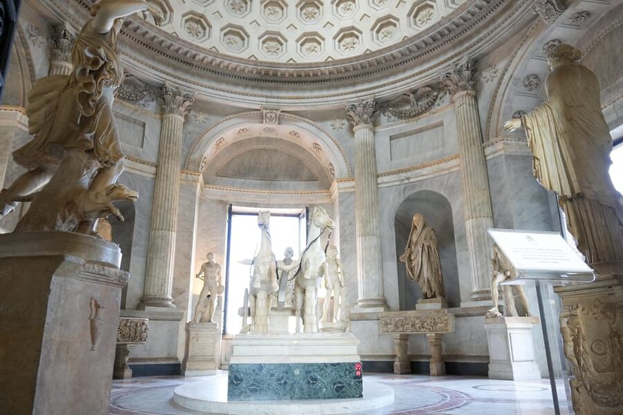Vatican Museums and Sistine Chapel Entry Ticket - Raphael Rooms and Borgia Apartments