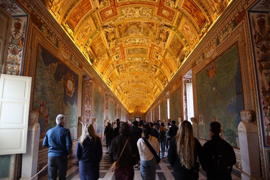 Vatican Museums & Sistine Chapel Guided Tour - Heat, clothing, bags, and comfort