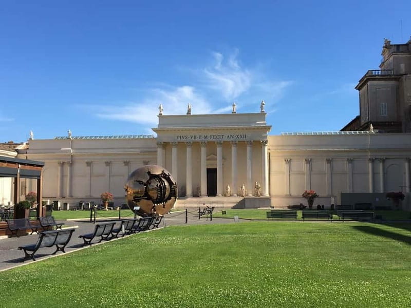 Vatican Museums, Sistine Chapel & St. Peter's Square Tour - Cortile del Belvedere and the route through the galleries