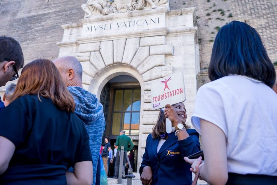 Vatican: Sistine Chapel and Vatican Museums Guided Tour - What the guide adds, and what to watch for