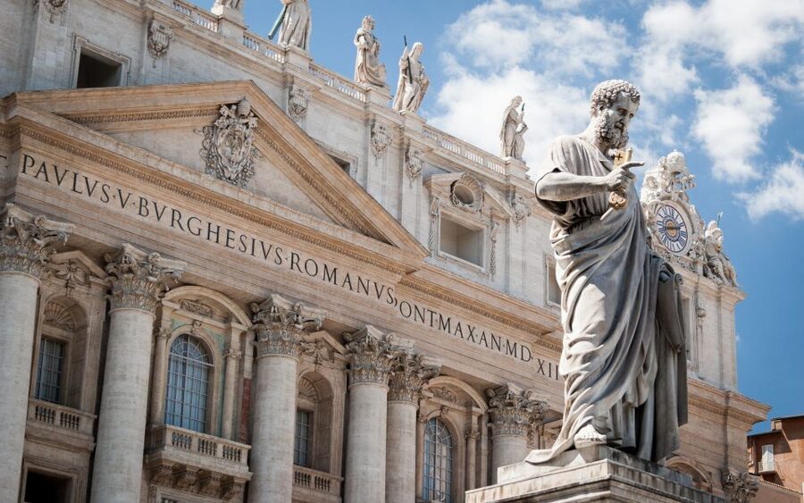 Vatican: Sistine Chapel and Vatican Museums Guided Tour - Entering through the separate Vatican entrance