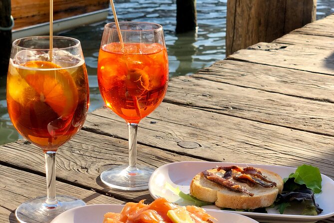 Venice Bacaro Food Tour: Eat and Drink like a Venetian - Calle de la Testa and the first ombra