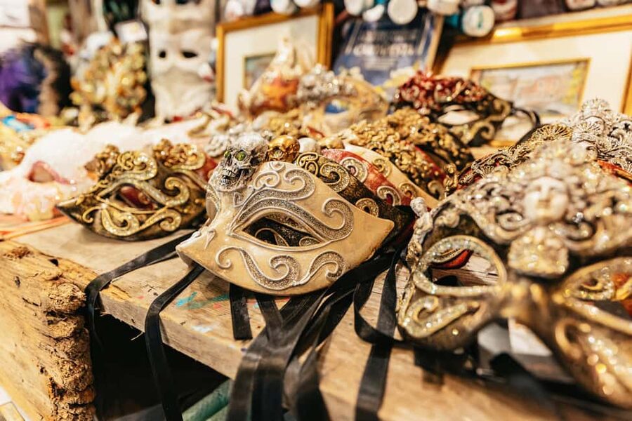 Venice: Carnival Mask Workshop - A small group makes a difference