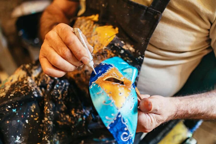 Venice: Carnival Mask Workshop - What to wear and what to carry