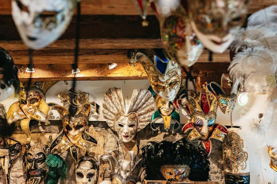 Venice: Carnival Mask Workshop - Arriving at the workshop