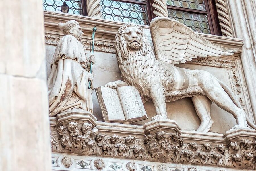 Venice: Doge's Palace and St. Mark's Basilica Tour - Inside Doge’s Palace and the government of Venice