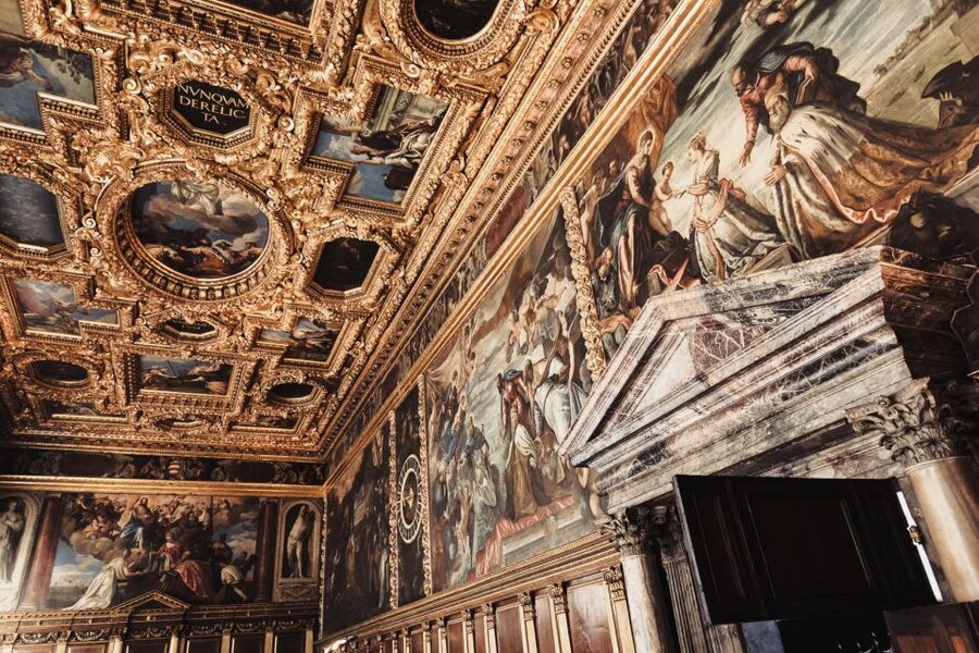 Venice: Doge's Palace & St Mark's Tour with Upgrade Option - Dress, bags, names, and other rules