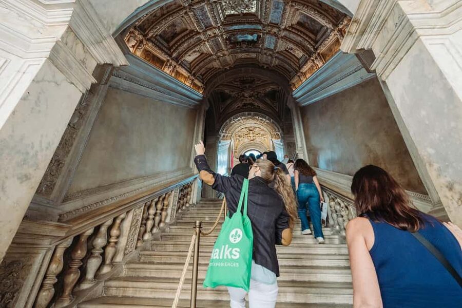 Venice: Doge's Palace & St Mark's Tour with Upgrade Option - From power to prison across the Bridge of Sighs