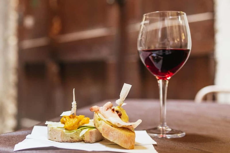 Venice: Food Tasting Tour with Cicchetti Dishes and Wine - Key points to know before booking