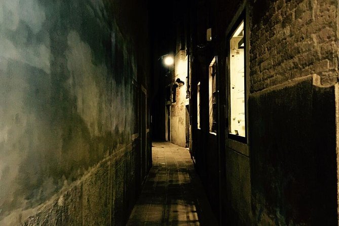 Venice Ghost Stories, Legends and Anecdotes Tour - Campo San Bartolomeo: a practical meeting point