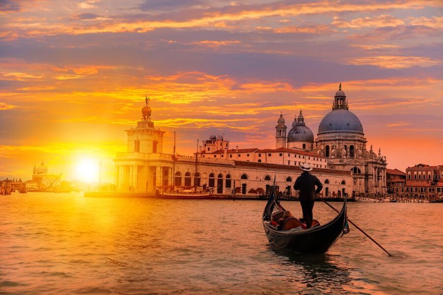 Venice: Gondola Tour under the Bridge of Sighs & Audio Guide - Key points at a glance