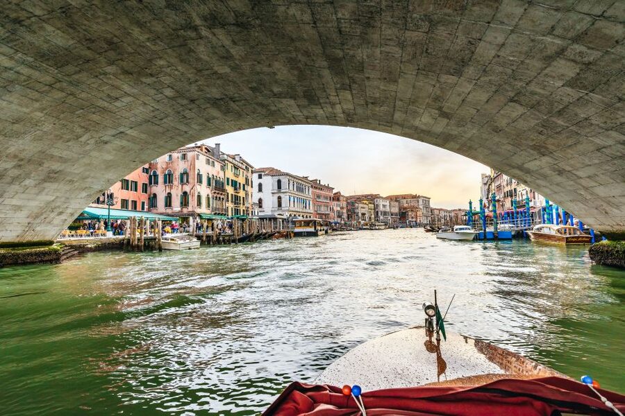 Venice: Grand Canal Boat Tour - Hotel Gritti and Ca’ Pisani Moretta