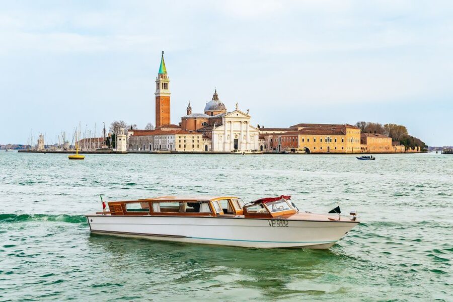 Venice: Grand Canal Boat Tour - Ca’ Vendramin Caliergi and Fondaco dei Tedeschi