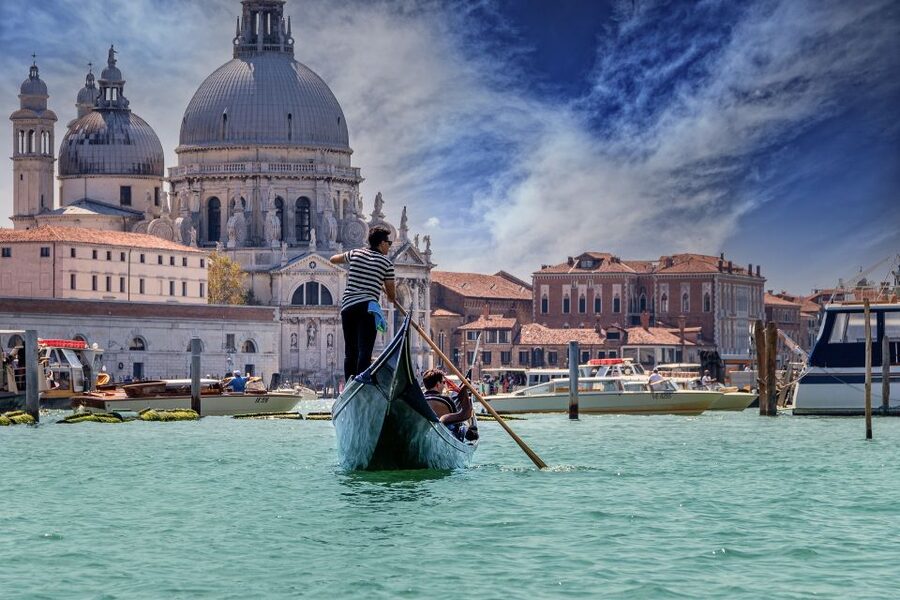 Venice: Grand Canal by Gondola with Live Commentary - Key details before you book