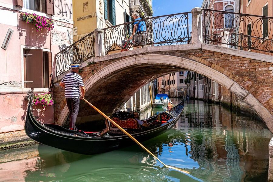 Venice: Grand Canal by Gondola with Live Commentary - What the gondola ride is really like