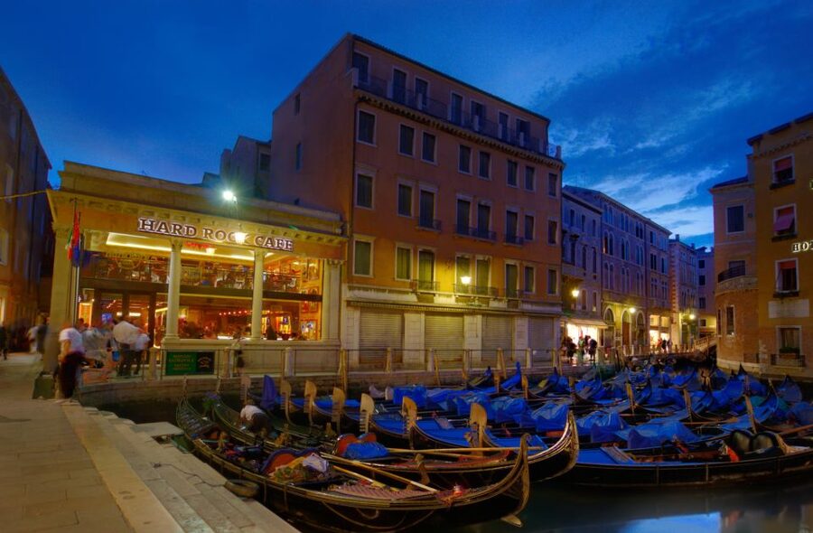 Venice: Hard Rock Cafe with Set Menu for Lunch or Dinner - What the $36 price really buys you