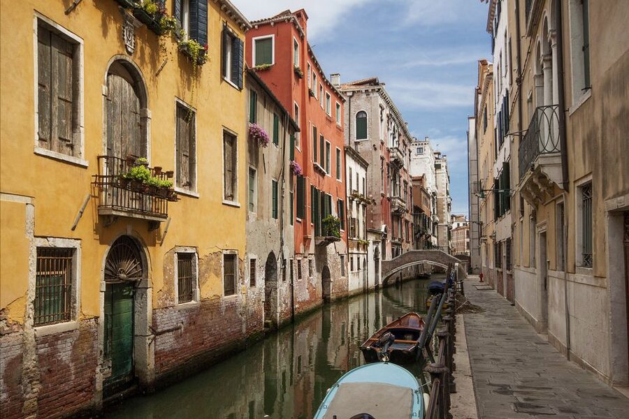 Venice: Morning Walking Tour - Walking the Mercerie toward Rialto