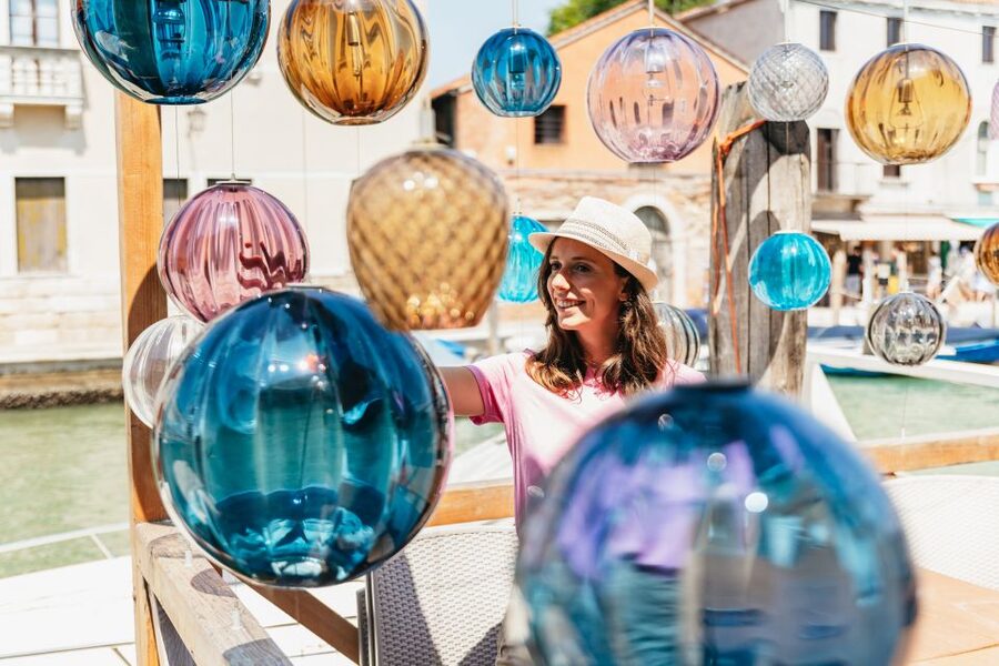 Venice: Murano and Burano Boat Tour with Glass Factory Visit - Why Murano and Burano Make a Good Pair
