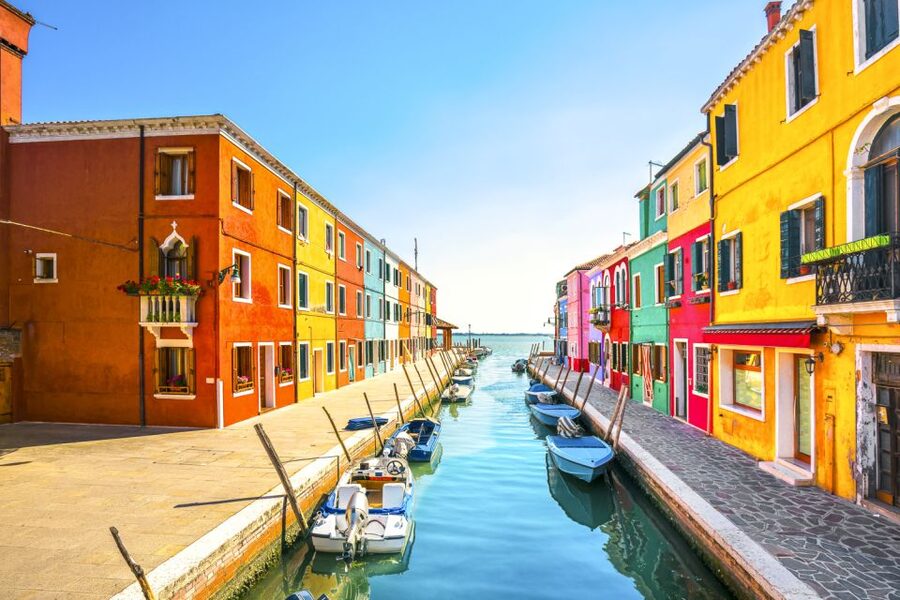 Venice: Murano and Burano Half-Day Lagoon Trip - Burano: the island made for walking and photos