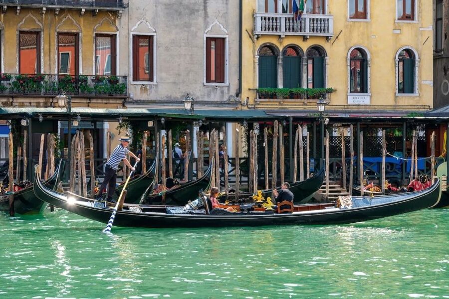 Venice: Off the Beaten Path Private Gondola Ride - Why Venice is better from the water