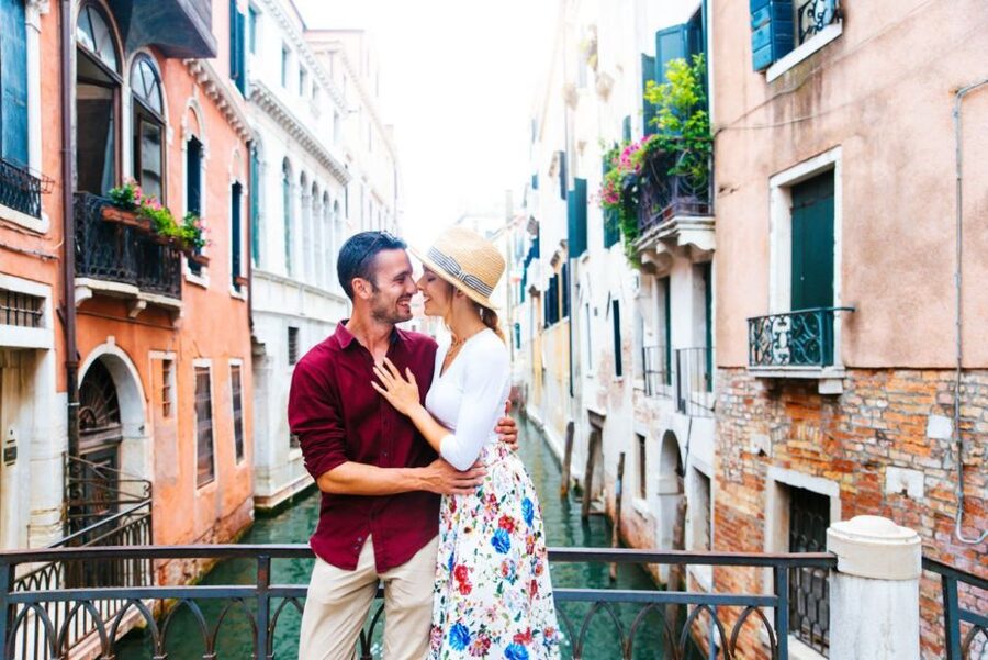 Venice: Photoshoot at Piazza San Marco and the Canals - Posing help for people who dislike posing