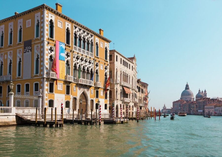 Venice: Private Gondola Cruise for up to 5 Passengers - Key points to know before booking