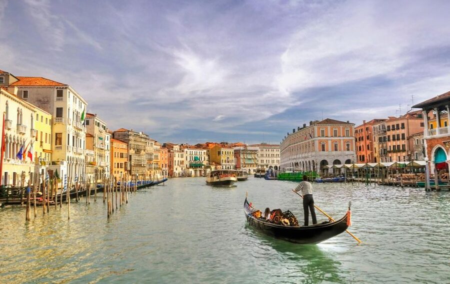 Venice: Private Gondola Cruise for up to 5 Passengers - What this Venice gondola ride is really like