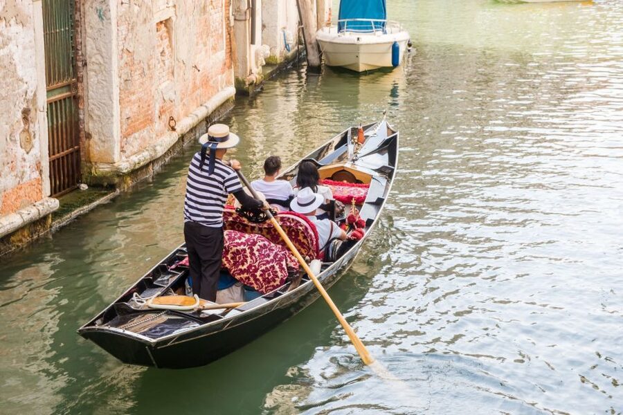 Venice: Private Gondola Cruise for up to 5 Passengers - The Grand Canal section