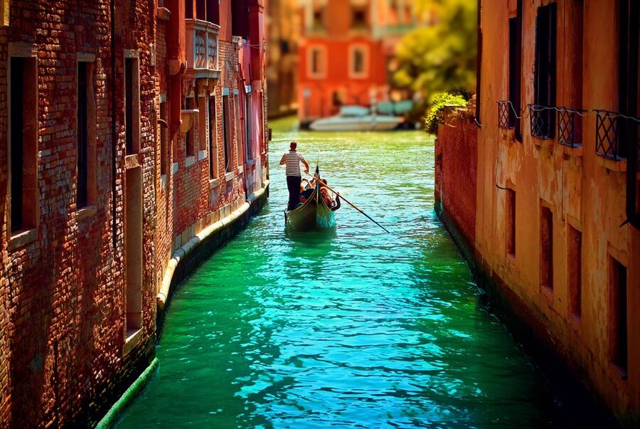 Venice: Private Gondola Cruise for up to 5 Passengers - What is included, and what is not
