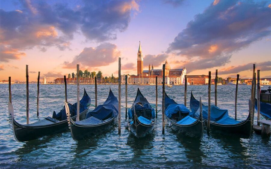 Venice: Private Gondola Cruise for up to 5 Passengers - How to make the most of the ride