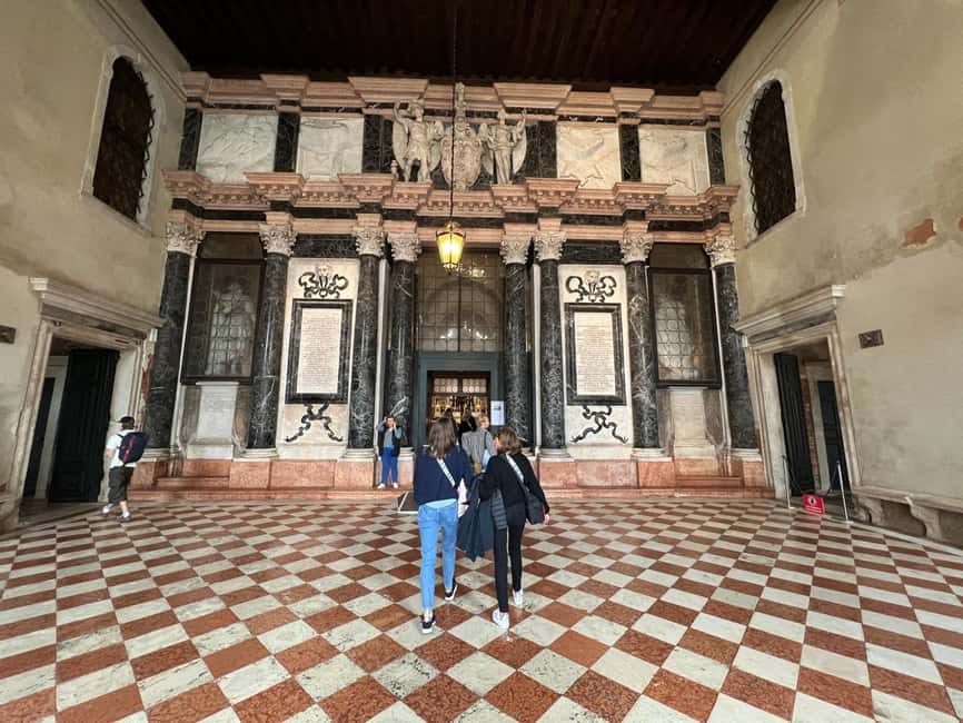Venice: Private Tour with a Local Guide - Why a private Venice walk can save you time