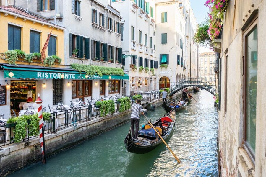 Venice: Shared Gondola Ride through the Lagoon City - Key points to know before booking
