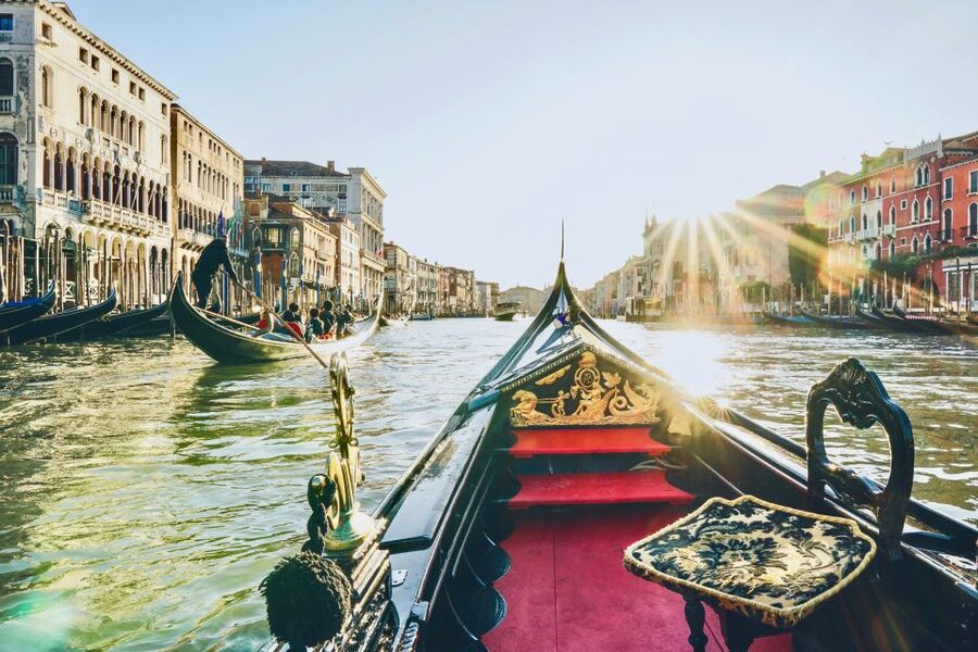 Venice: Shared Gondola Ride through the Lagoon City - Why a gondola still earns a place in your Venice day