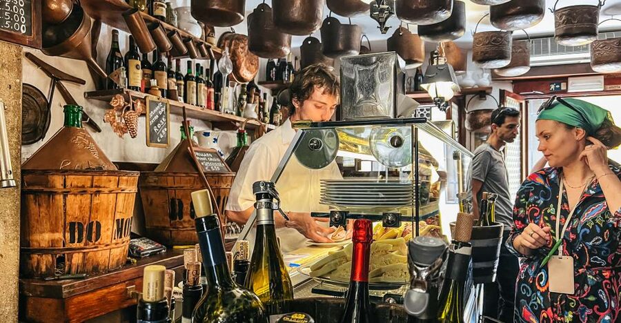 Venice: Street Food Tour with a Local Guide and Tastings - Bàcari, gelato, and the value of small stops