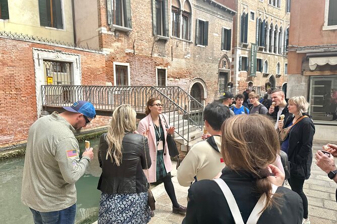 Venice Street Food Tour with Local Guide with Local Food Market Visit - What the guides add to the meal