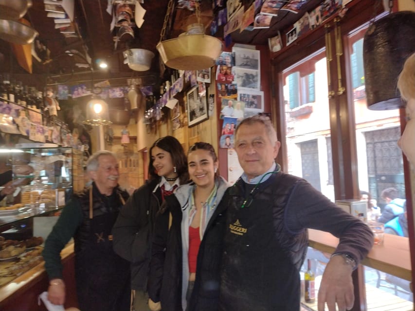 Venice: Sunset Walking Tour with Food and Wine Tastings - Why food is the right way into Venice