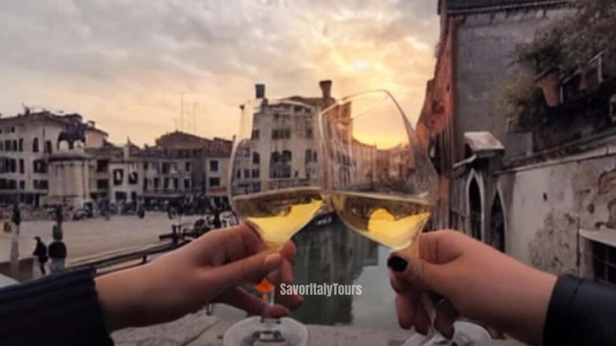 Venice: Sunset Walking Tour with Food and Wine Tastings - Wine, coffee, and alternatives