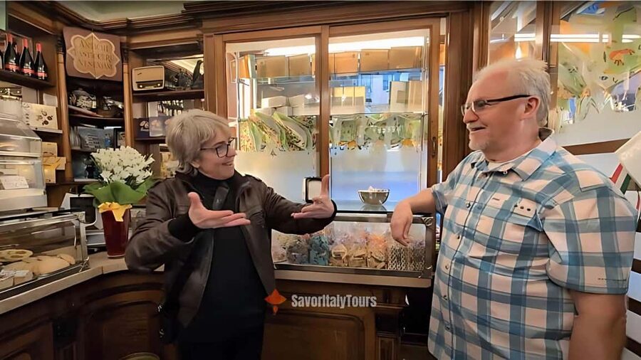 Venice: Sunset Walking Tour with Food and Wine Tastings - Rialto, old churches, and the city between stops