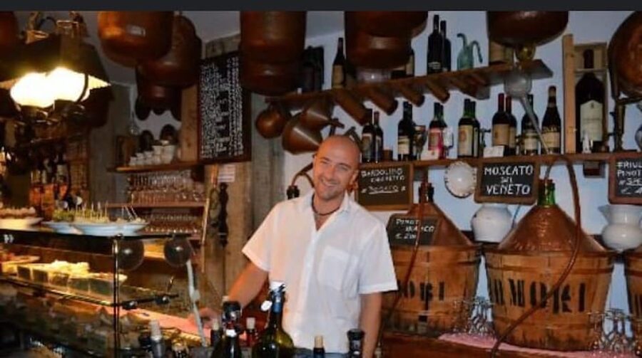 Venice: Sunset Walking Tour with Food and Wine Tastings - Seven stops, 15-plus tastes, and a proper meal