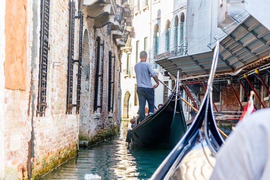 Venice: Traditional Shared Gondola Ride - What your gondolier does, and does not do