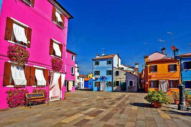 Venice Trilogy: Murano, Burano & Torcello by Lagoon Boat - Meeting the boat without unnecessary stress