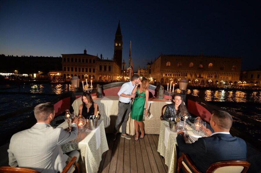 Venice: Venetian Lagoon Tour and Galleon Dinner - Leaving Venice at dusk for the northern lagoon