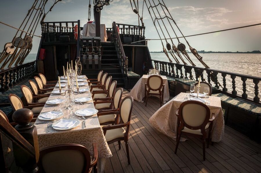 Venice: Venetian Lagoon Tour and Galleon Dinner - The return past San Giorgio and San Marco