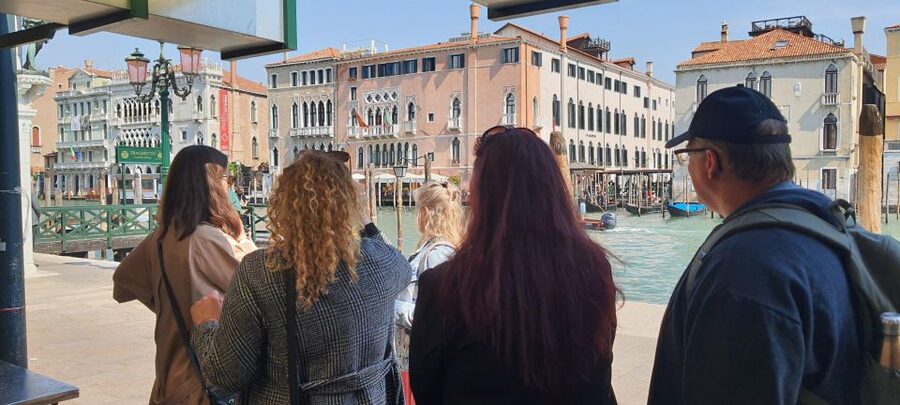Venice: Walking Guided Tour of the City Must-See Sites - Dorsoduro and the Scuola Grande di San Rocco